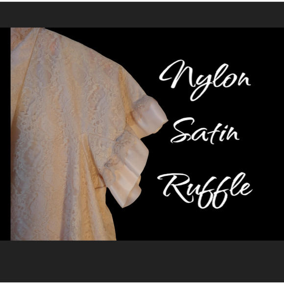 Vintage I. Magnin 2-Piece Peach Lace Peignoir Nightgown & Robe Set - Picture 4 of 15